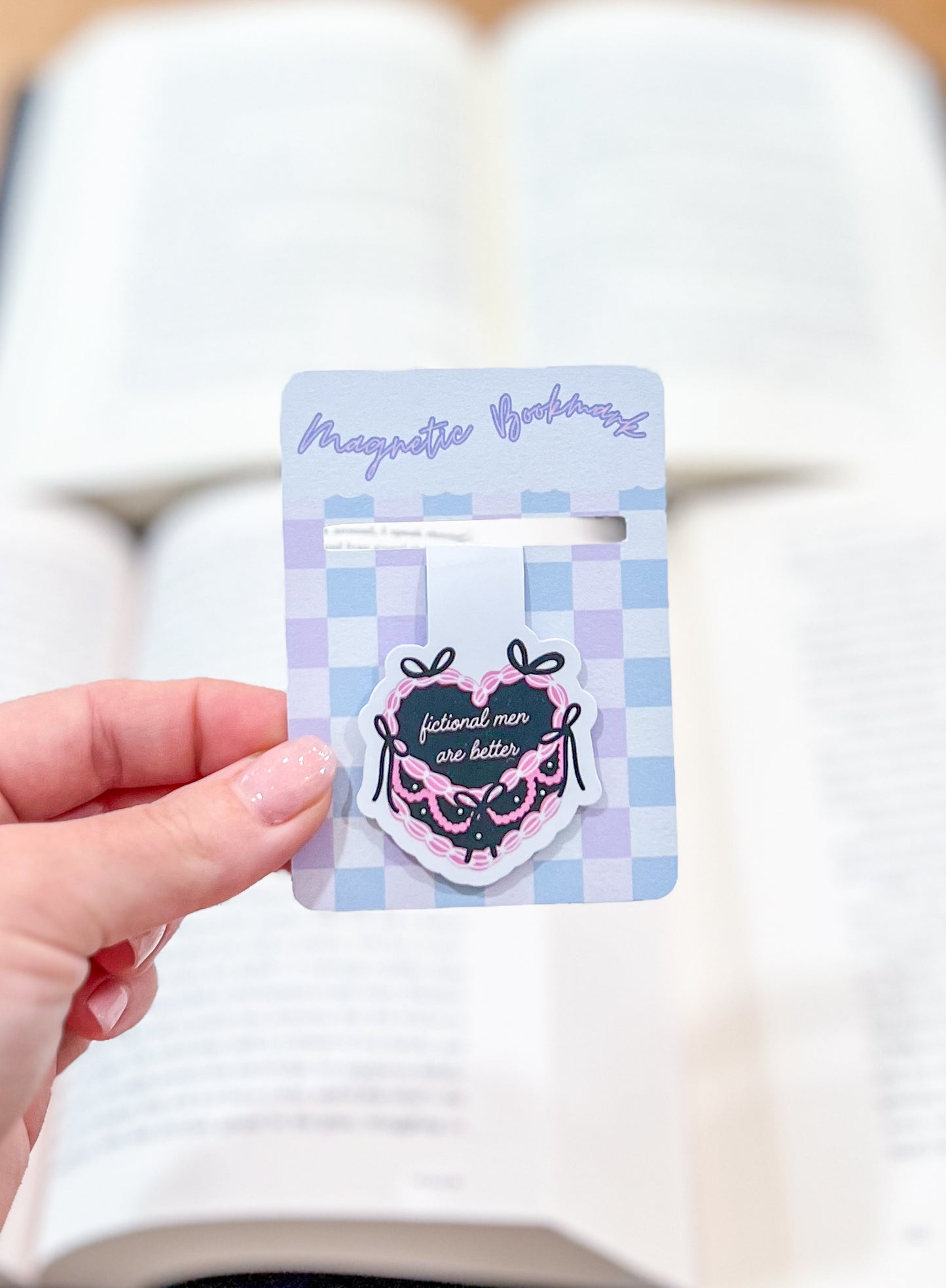 Magnetic bookmark